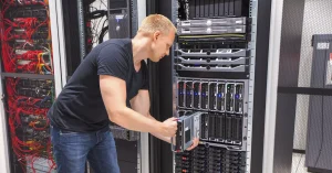 سرورهای تیغه ای (Blade Servers) 2 سرورهای تیغه ای (Blade Servers)